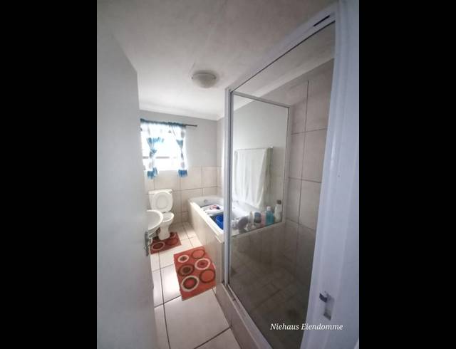 2 BEDROOM PROPERTY TO RENT IN GULDENLAND